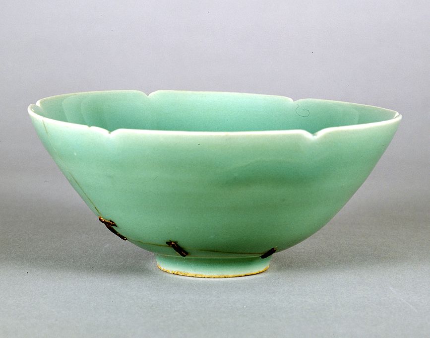 Japan's national treasure: Chinese longquan celadon tea bowl BAKOHAN