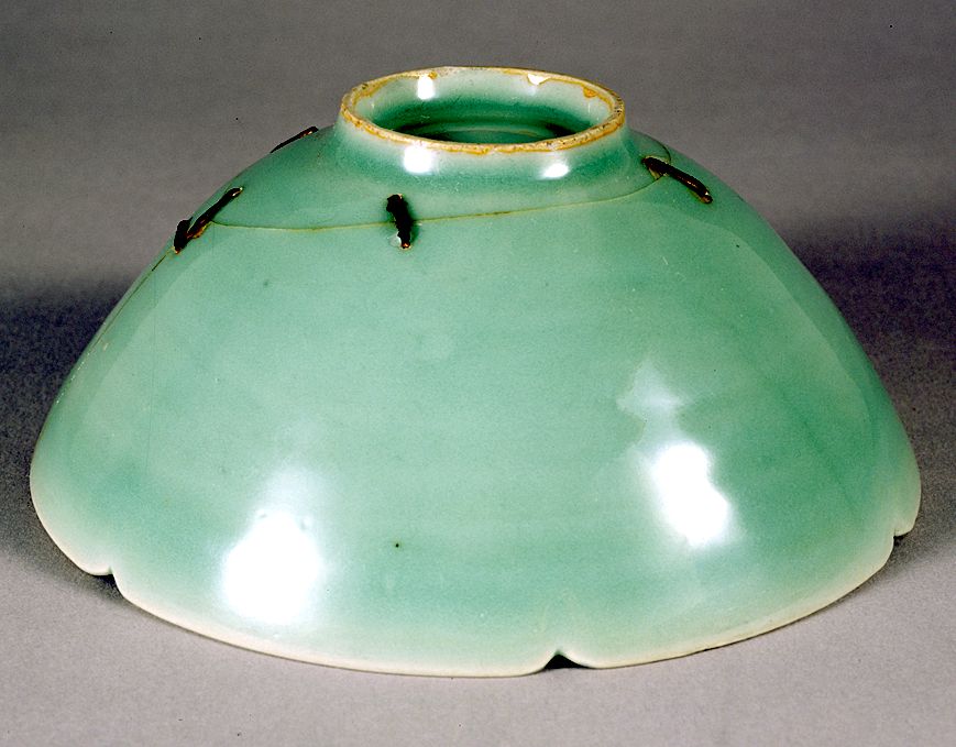 Japan's national treasure: Chinese longquan celadon tea bowl BAKOHAN